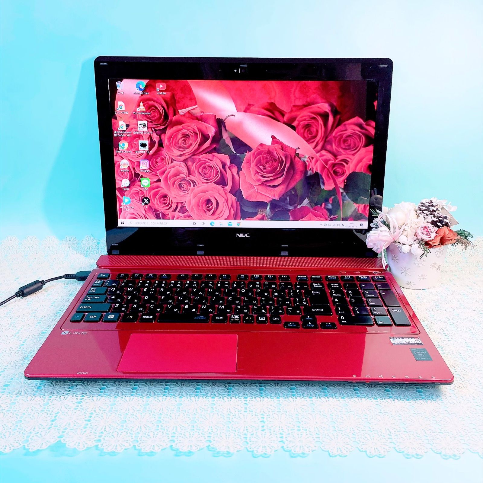 大特価❣️レッドPC❣️第8世代Corei5✨軽量薄型ノートPC☘️フルHD☘️SSD ブルーレイ観れるノートパソコン❣️人気レッド✨️動作良好Corei7