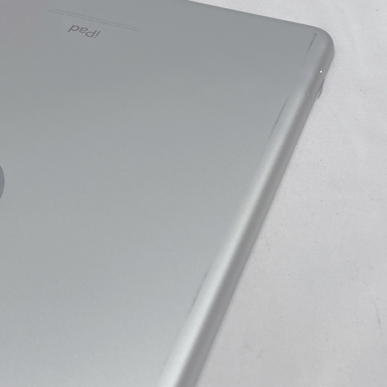 docomo iPad 第6世代 32GB ジャンク - メルカリ