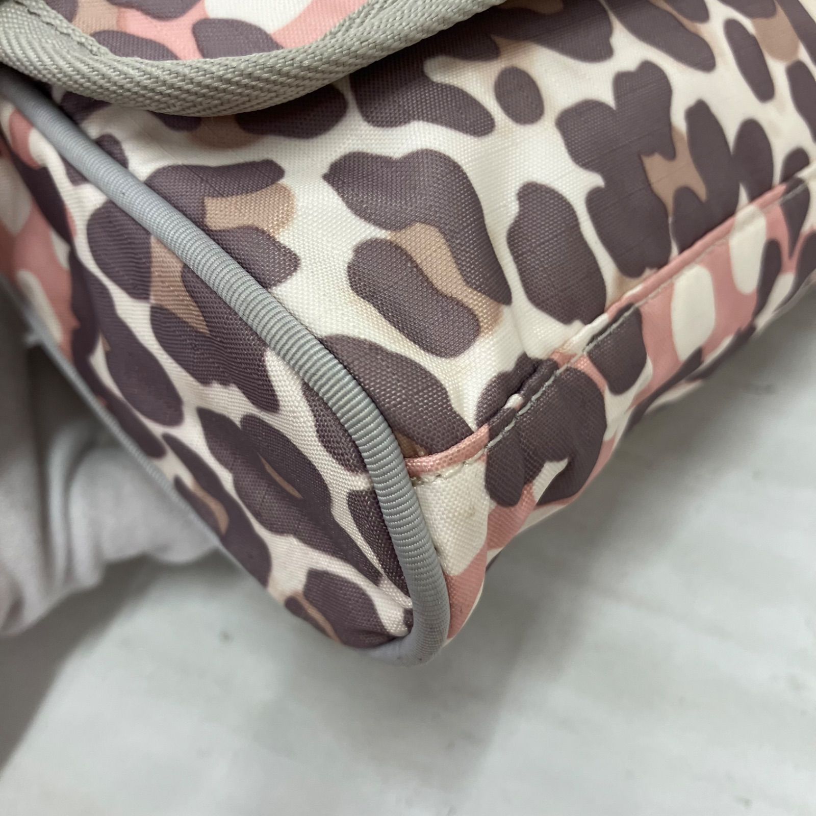 A118 LeSportsac レスポートサック ショルダーバッグ 斜めがけ 紐調節