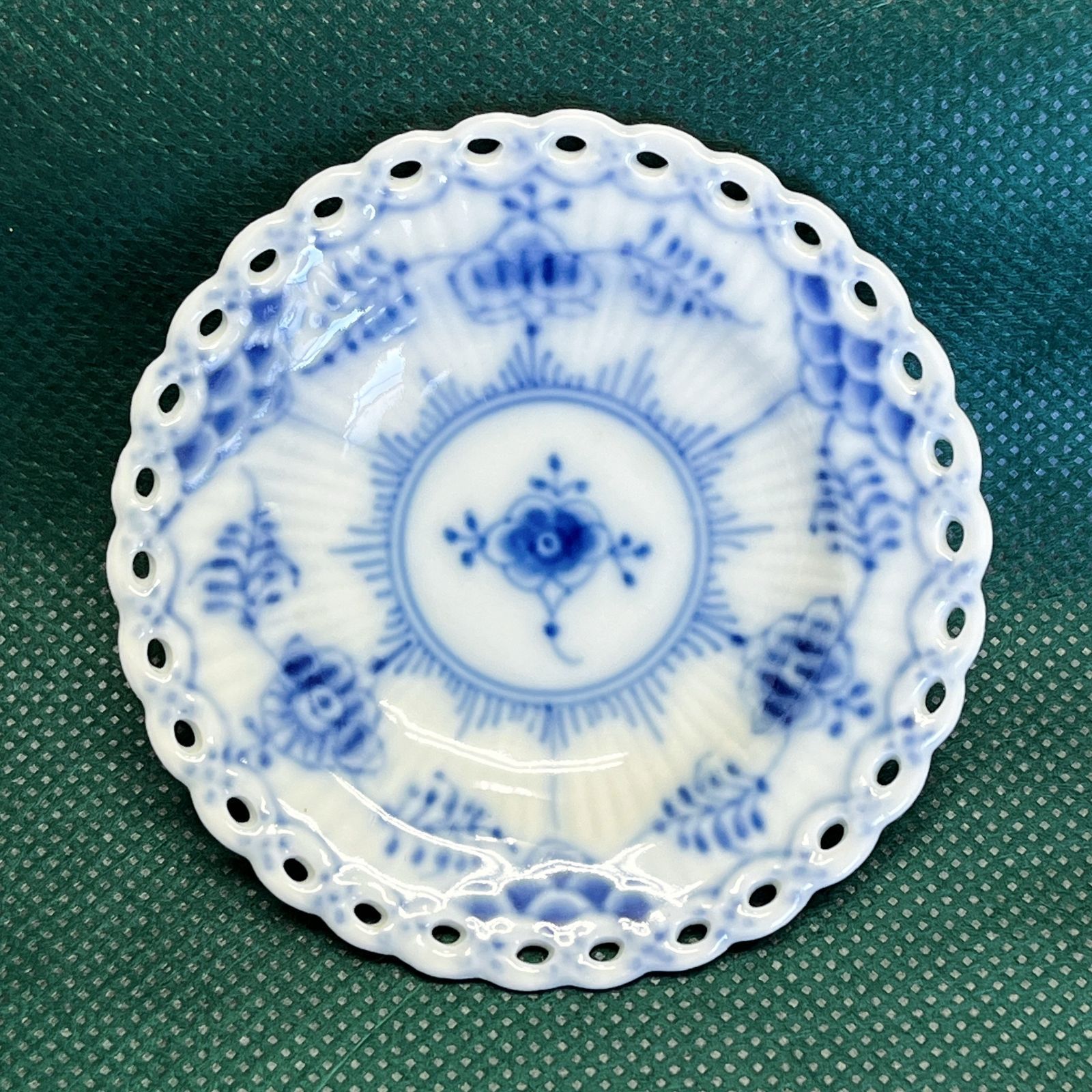 Royal Copenhagenブルーフルーテッド フルレース バタープレート 豆皿