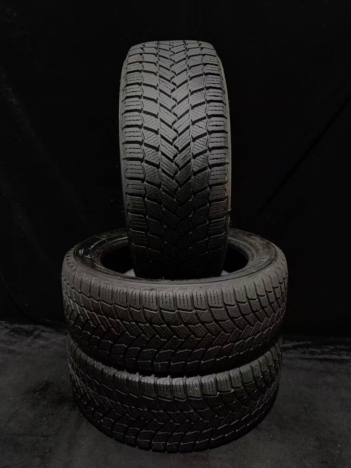 2021年製215/50R18バリ山！中古スタッドレスタイヤ2本セット 22年製 中古タイヤ3本セット MICHELIN 215/50R18 92H 8分山