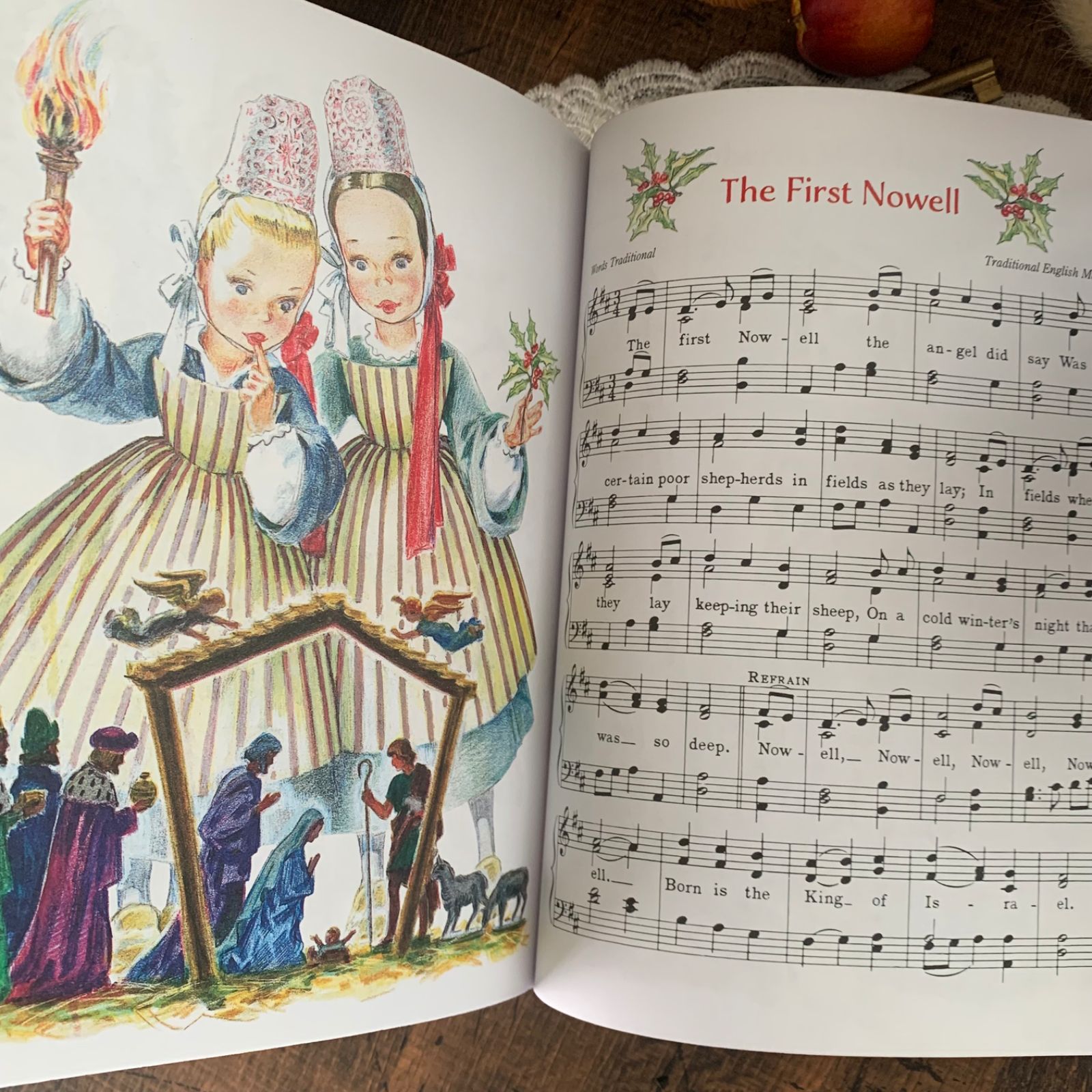 洋書 絵本『 Christmas Carols 』 児童書 楽譜 古書 クリスマス絵本