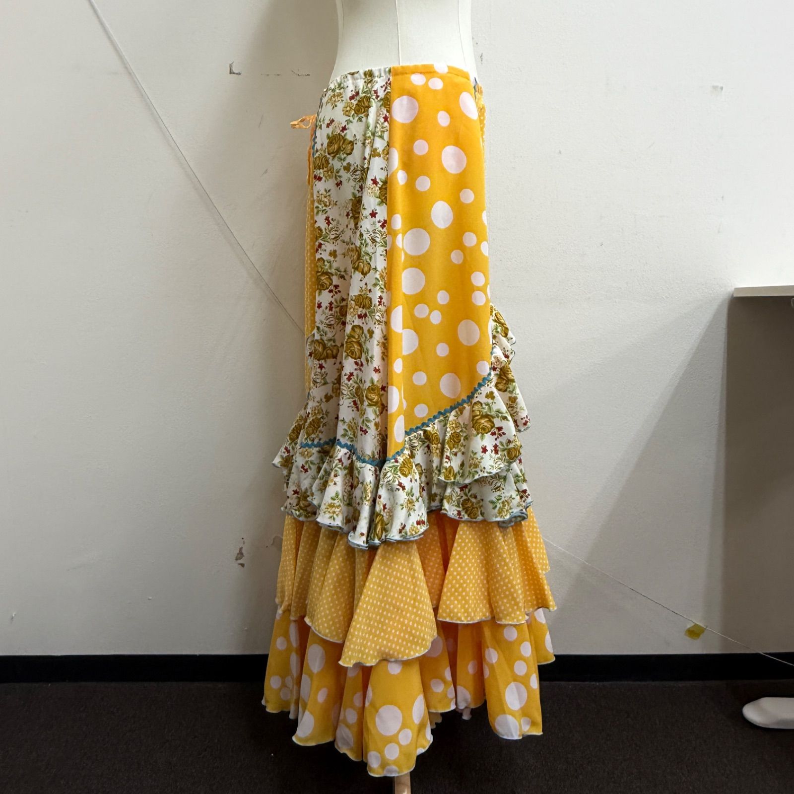フラメンコ用 スカート 2枚セット 水玉 黄色フリル Atelier Ikeda】フラメンコ衣装 スカート ファルダ 黄色 イエロー 水色