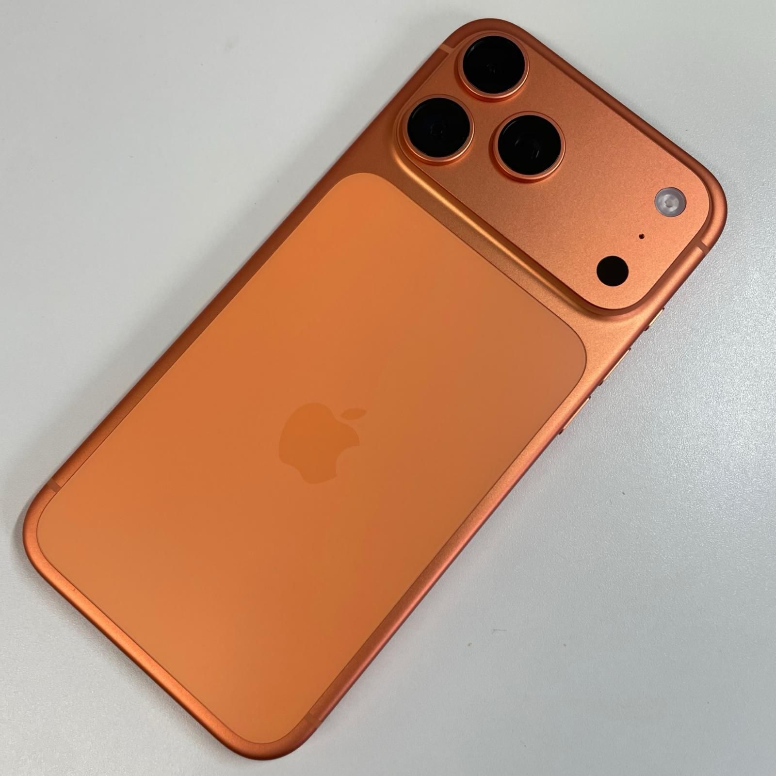 iPhone 17 Pro Max 256GB コズミックオレンジ Apple - メルカリ