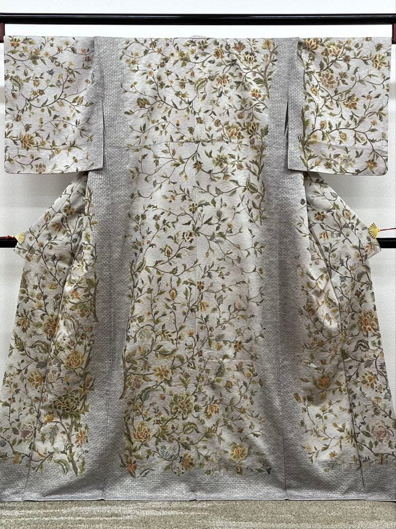 清末蘇州繍—五彩古絹両面刺繍唐子吉祥文様緞通織り 蘇州刺繍 汕頭刺繍 訪問着 金通し 唐花 さが美扱い 正絹 躾糸付き A462