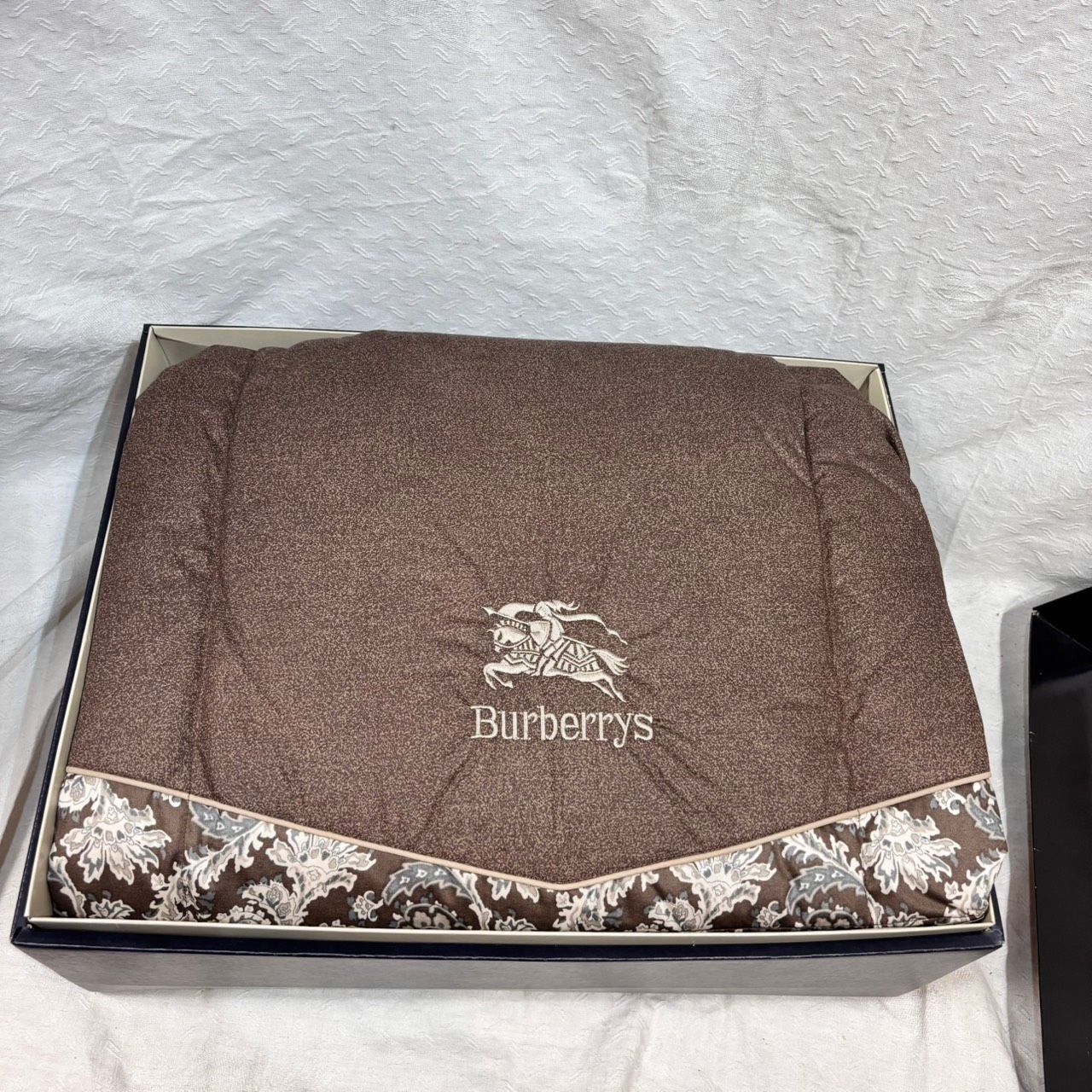 942 Burberrys バーバリー 羽毛掛け布団 未使用保管品 シングル 西川