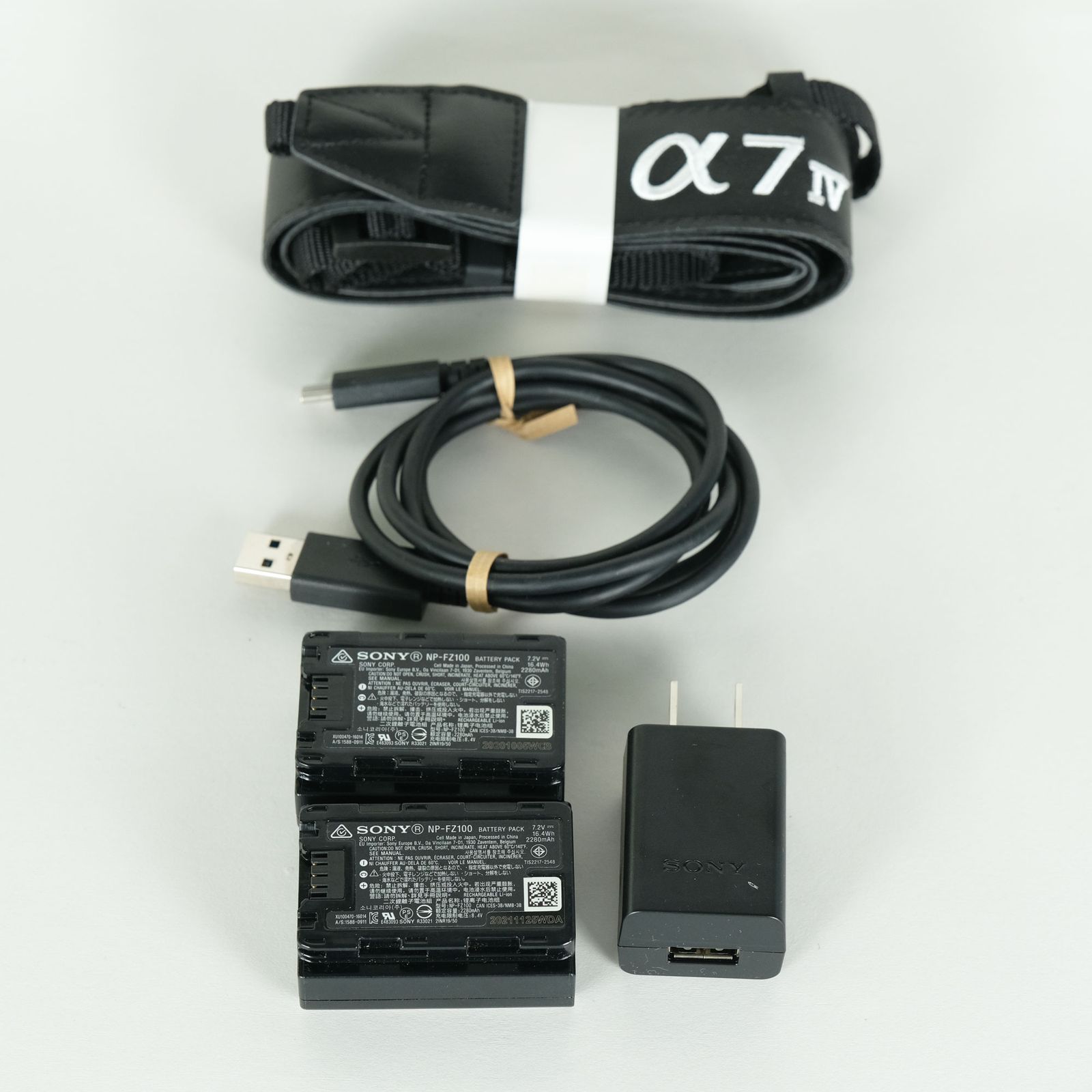 美品 | シャッター数138,200回｜バッテリー2個付] SONY α7 IV（ILCE