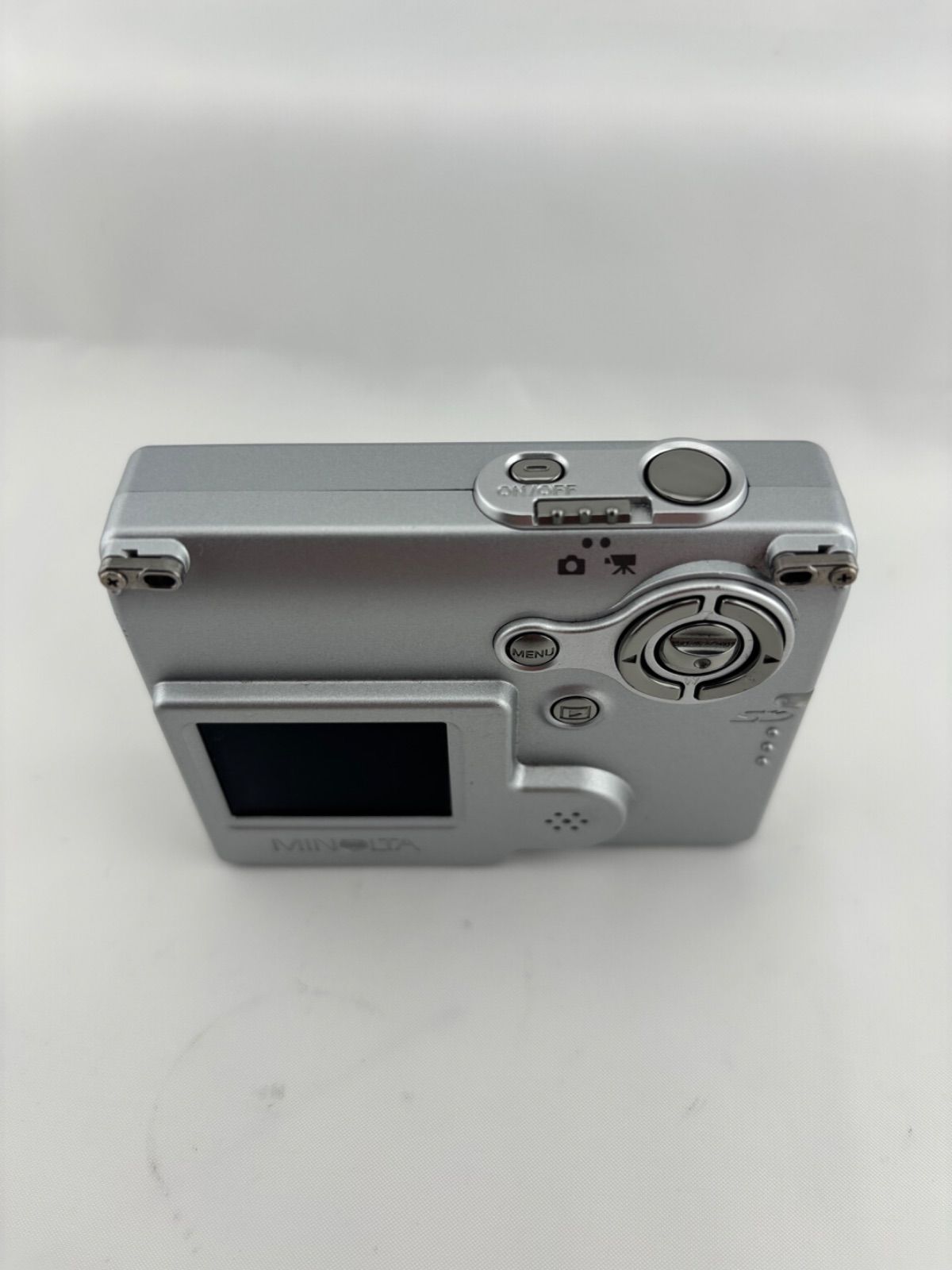 2690【美品、動作確認済み】 MINOLTA DiMAGE X20 シルバー コニカ