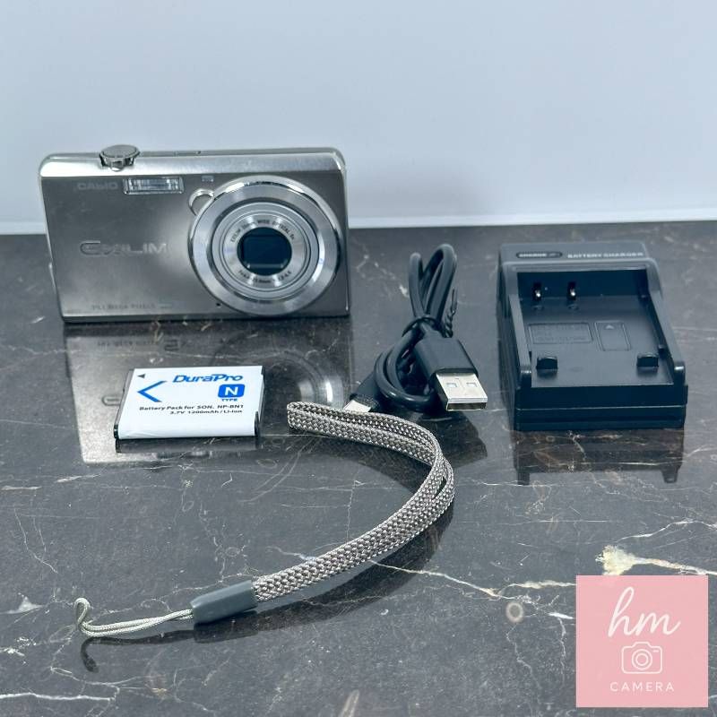 CASIO EXILIM ZOOM EX-Z680 シルバー 1410万画素 光学5倍ズーム 広角