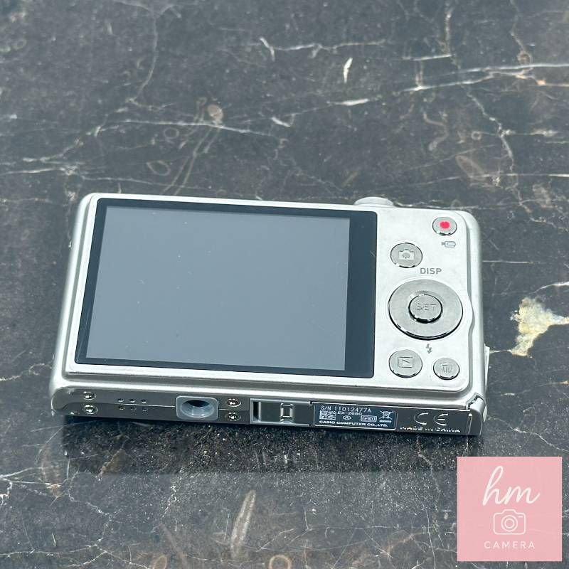 CASIO EXILIM ZOOM EX-Z680 シルバー 1410万画素 光学5倍ズーム 広角