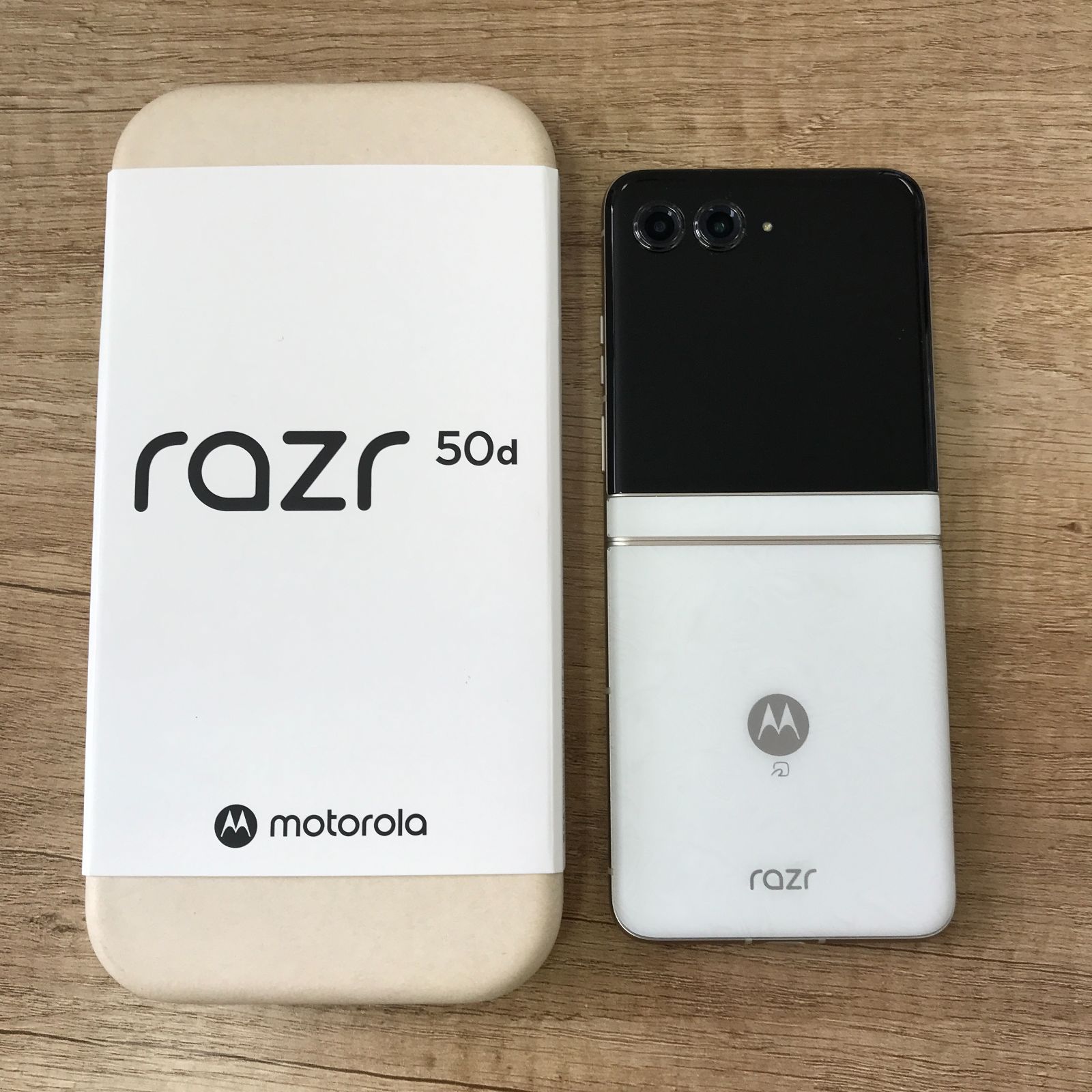 motorola razr 50d 256GB ホワイトマーブル 新品 - メルカリ