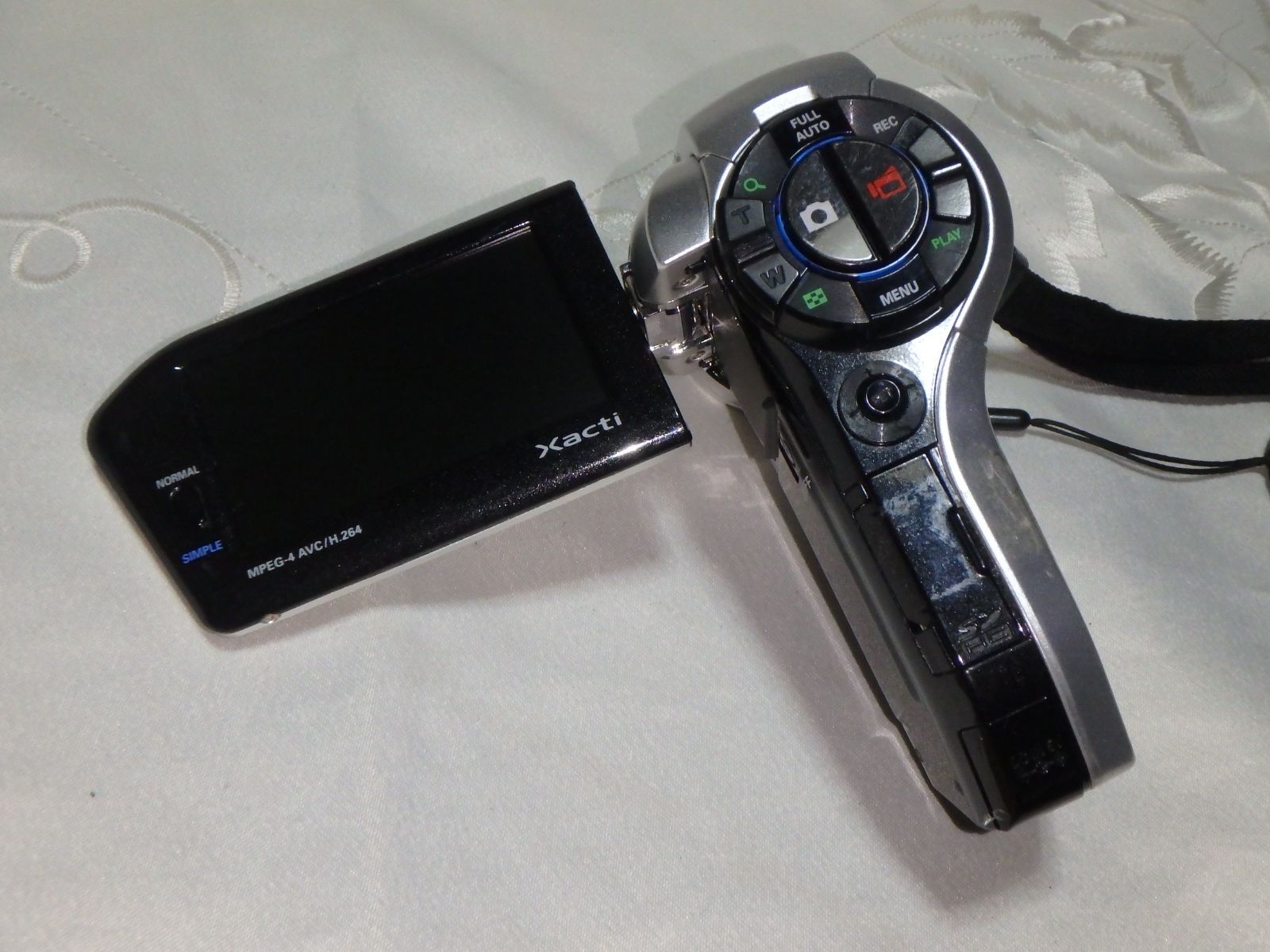 SANYO ビデオカメラ DMX-HD1000 少し難 - メルカリ