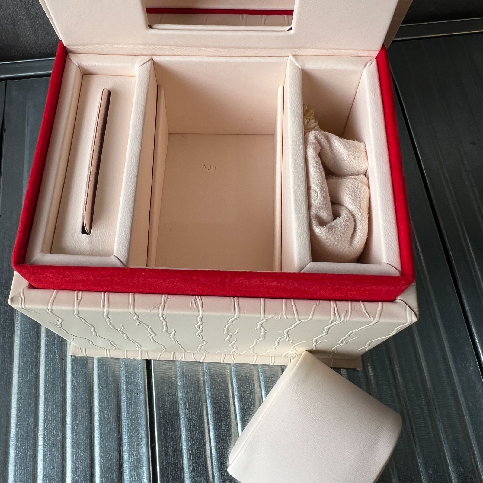 182225147 OMEGA オメガ コンステレーション 時計 ケース 空箱 BOX 外