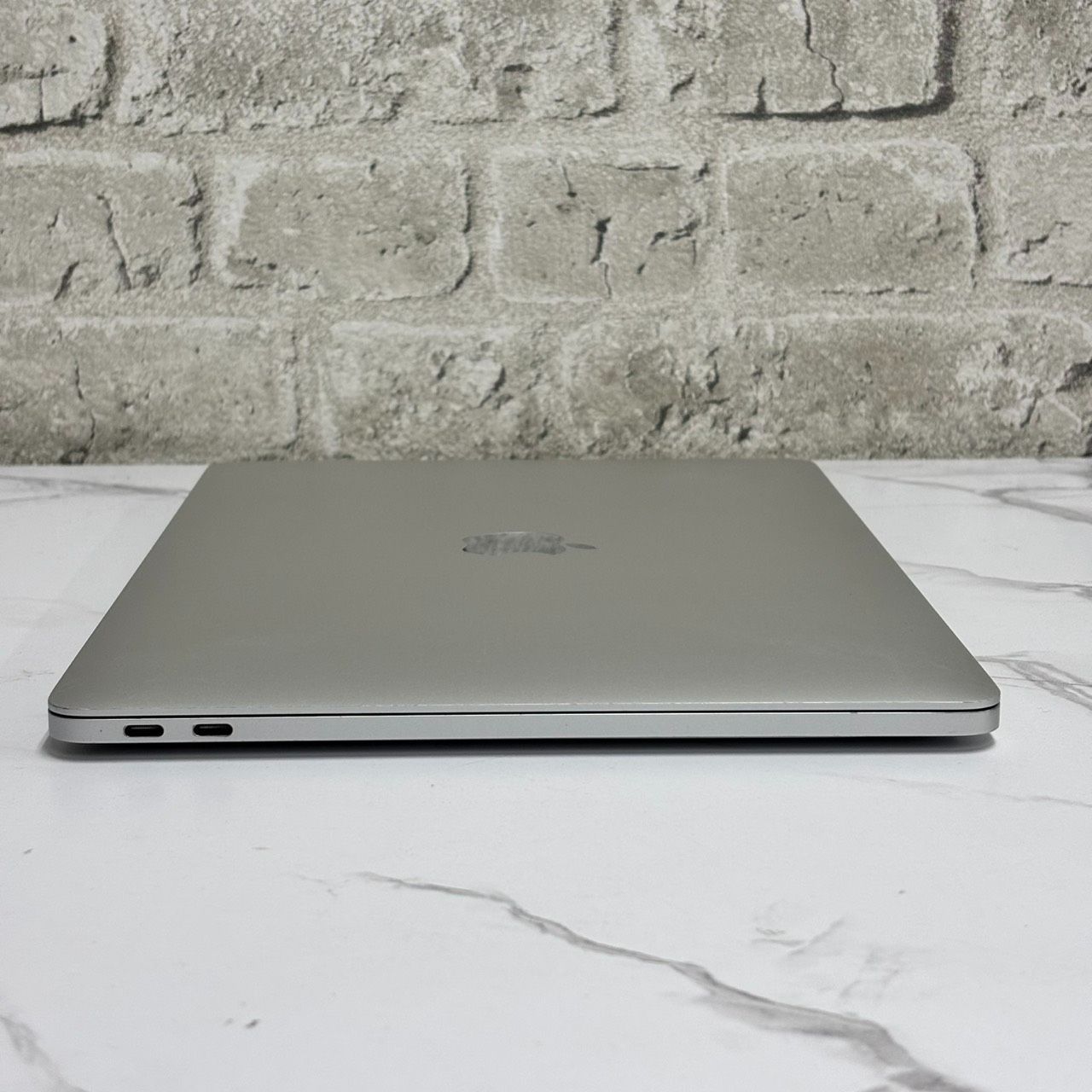 送料無料】中古 Apple MacBook Pro (13-inch, 2017, Two Thunderbolt 3