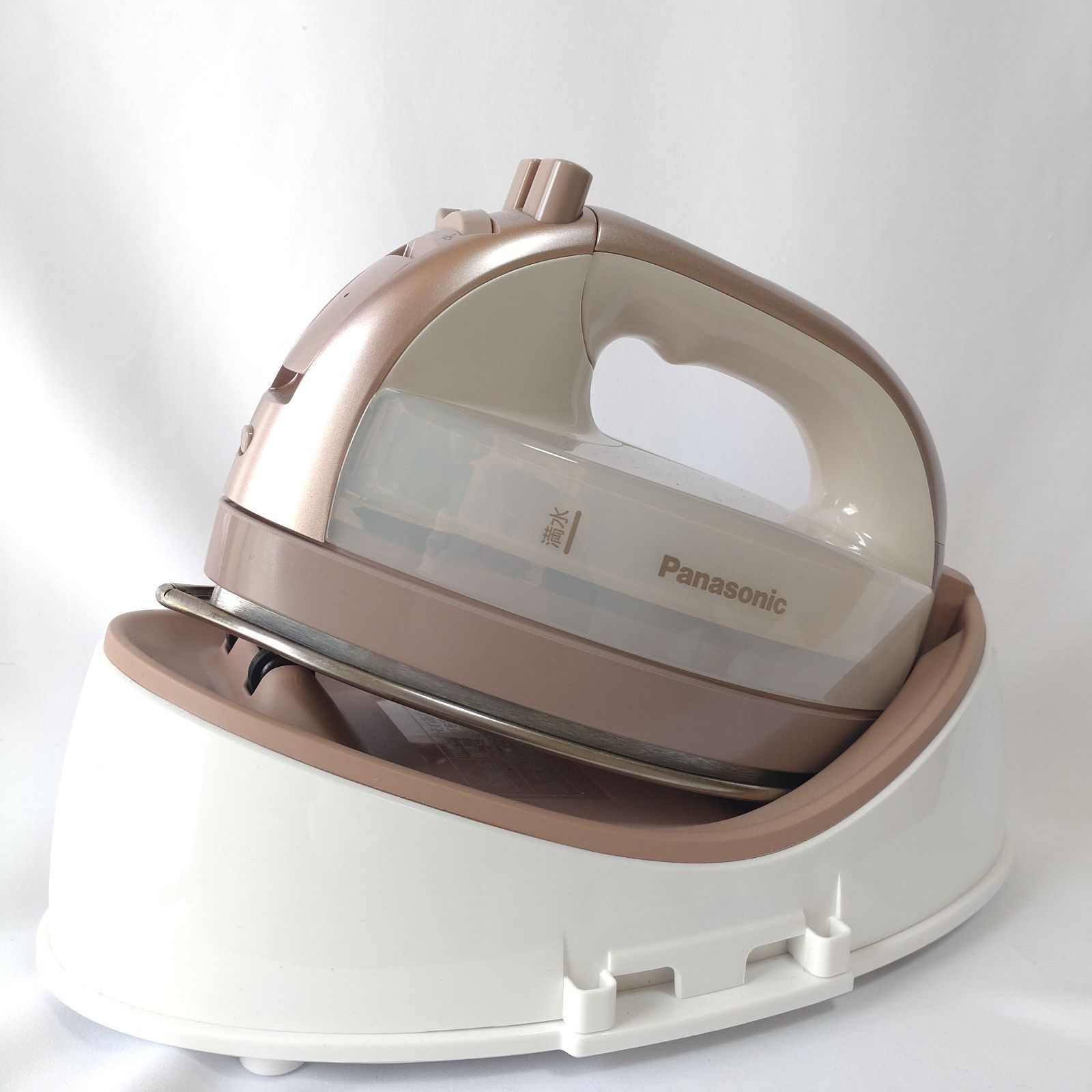 パナソニック コードレスアイロン NI-WL709 ピンクベージュ 展示・未使用品】パナソニック Panasonic コードレススチームアイロン