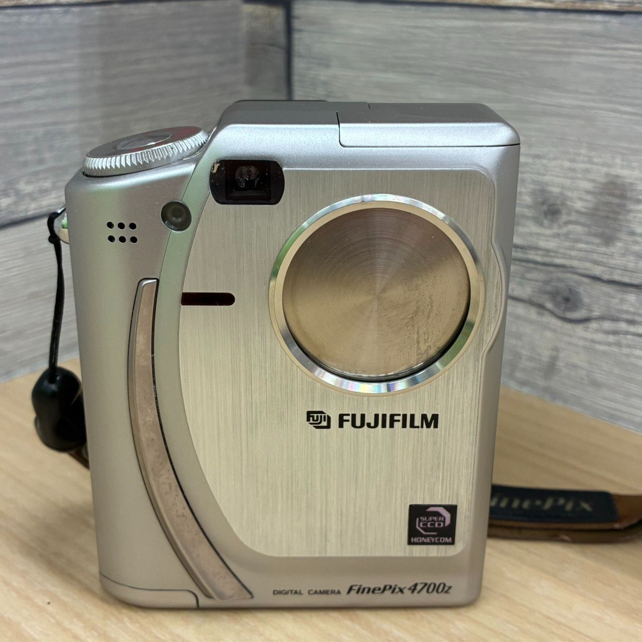 亘】動作品 FinePix4700Z デジタルカメラ オールドコンデジ【9887AY