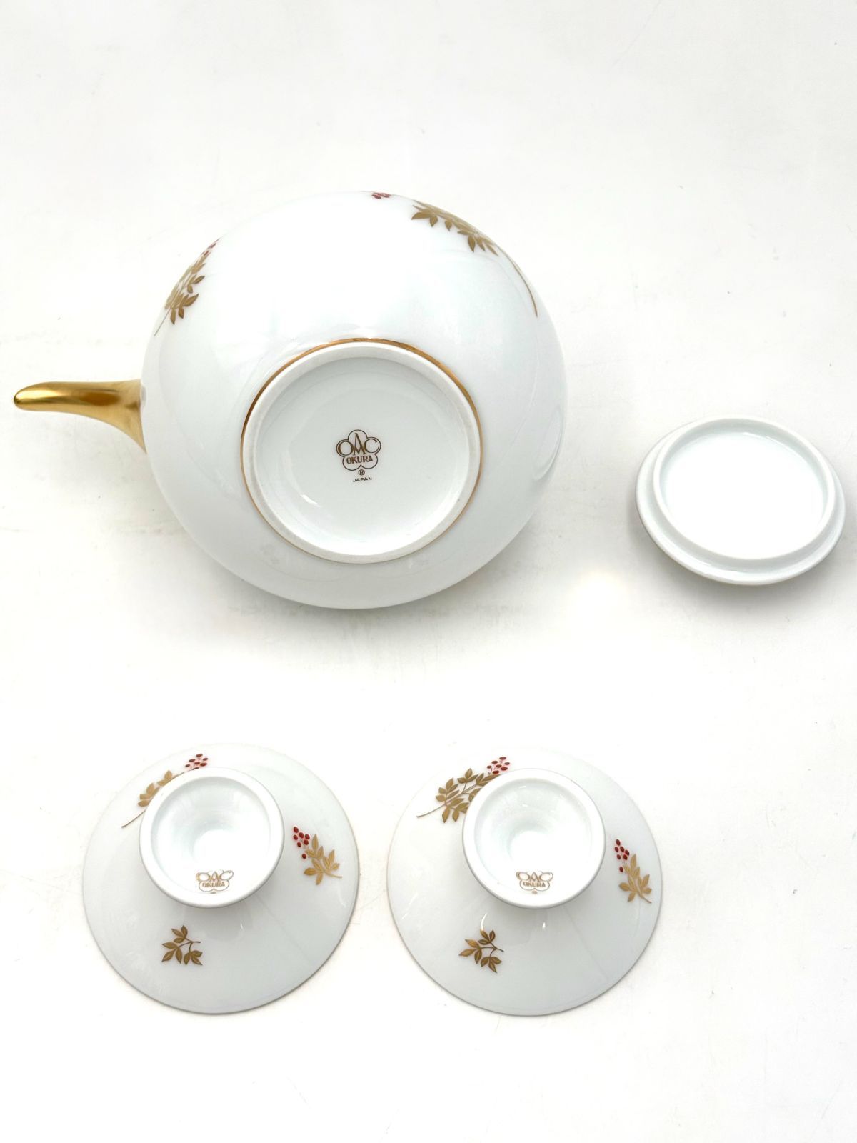 美品】大倉陶園 OKURA 酒器揃 金彩 手付き徳利 急須 1個 盃 お猪口 2個