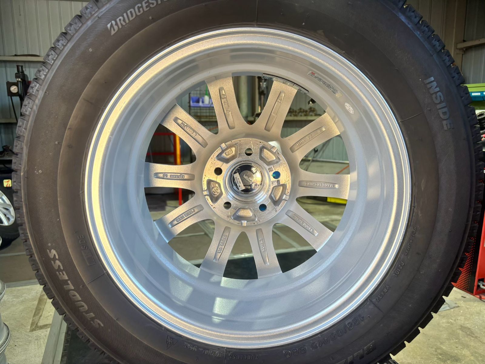 ブリヂストン スタッドレスタイヤ 15インチ フォローで1500円オフ】185/65R15 スタッドレス ブリヂストン