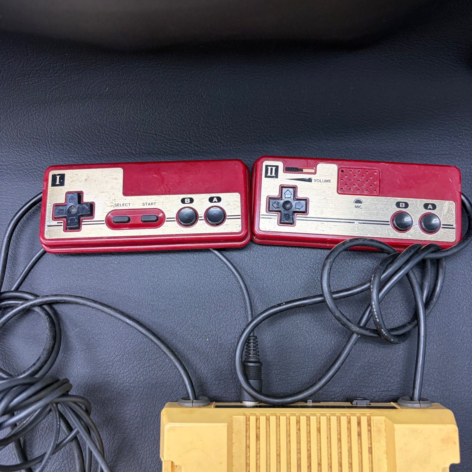 任天堂 初代ファミコン HVC-001 本体 コントローラー2個 ソフト付き
