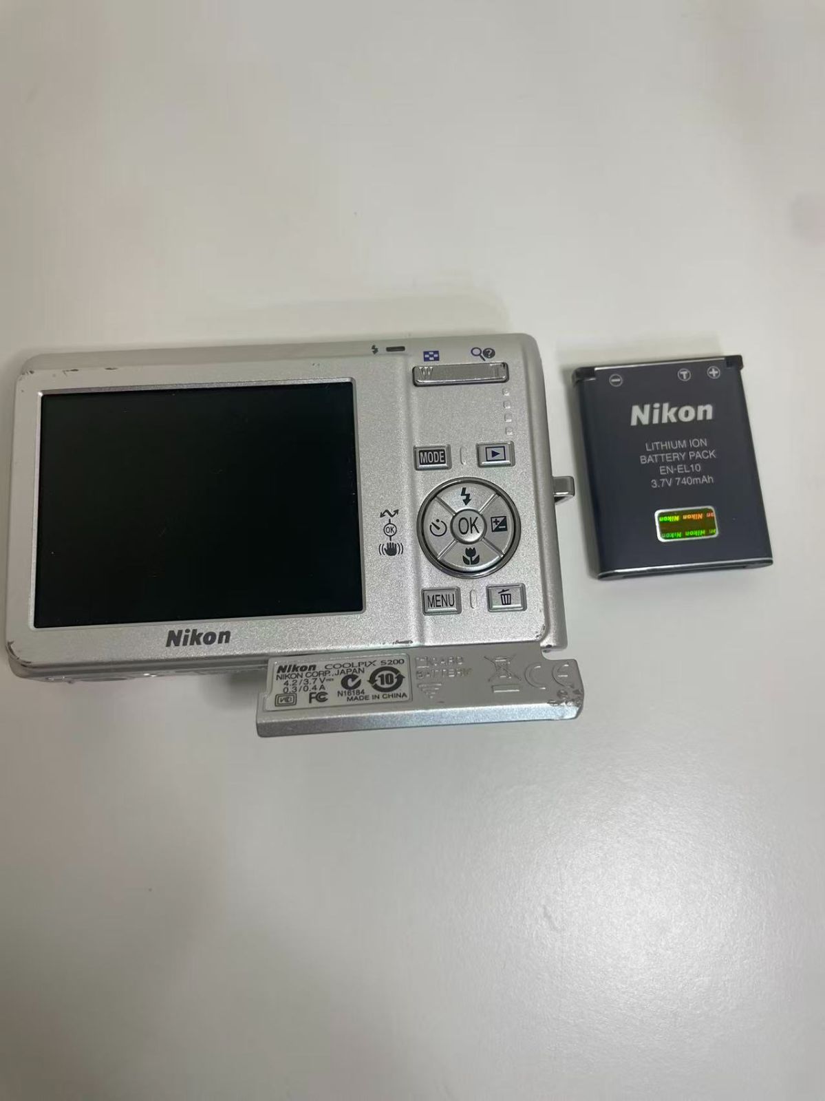 Nikon COOLPIX S200 シルバー デジカメ 動作確認済み コンデジ 純正
