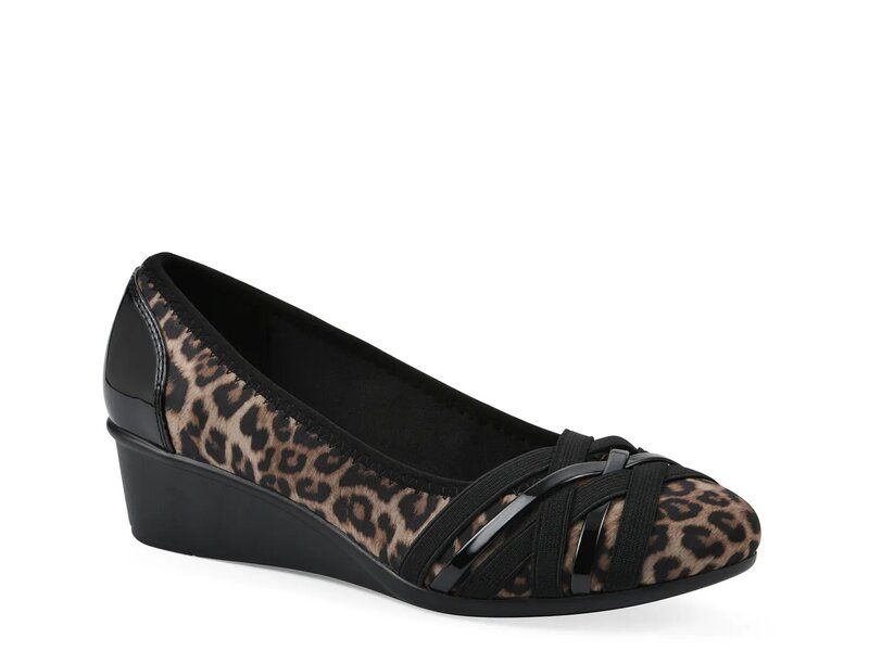 クリフバイホワイトマウンテン レディース シューズ パンプス Cliffs by White Mountain Bowie Wedge Pump Tan Leopard Print タン