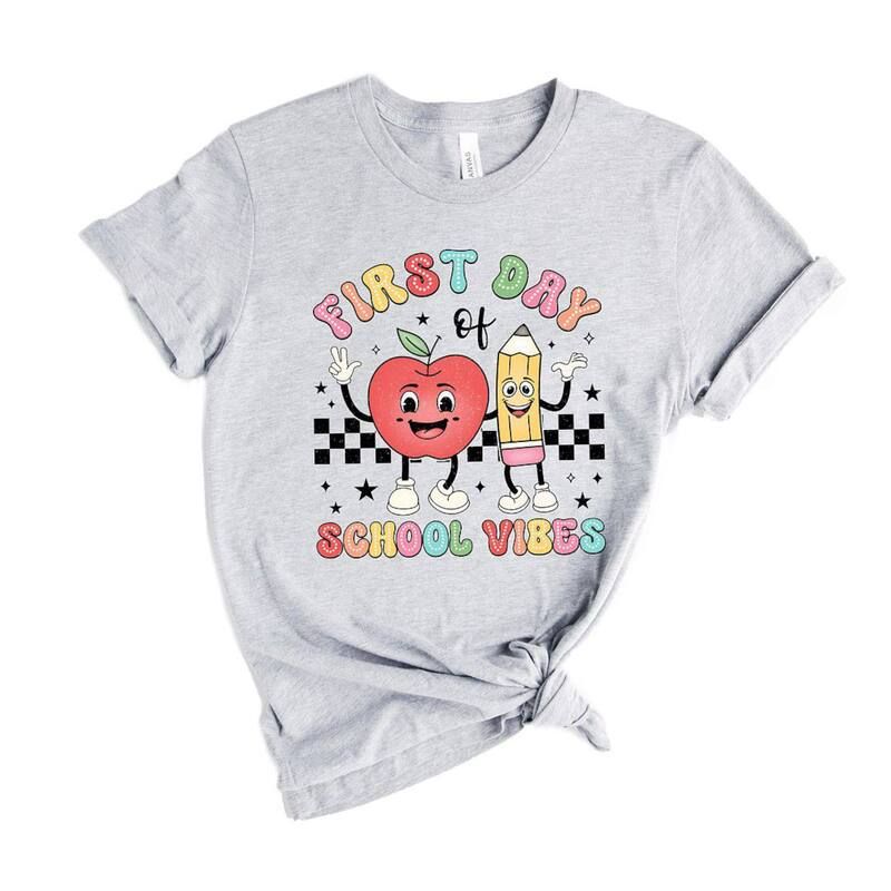 Simply Sage Market レディース トップス Tシャツ グラフィック Simply Sage Market First Day School Vibeshort Sleeve Graph