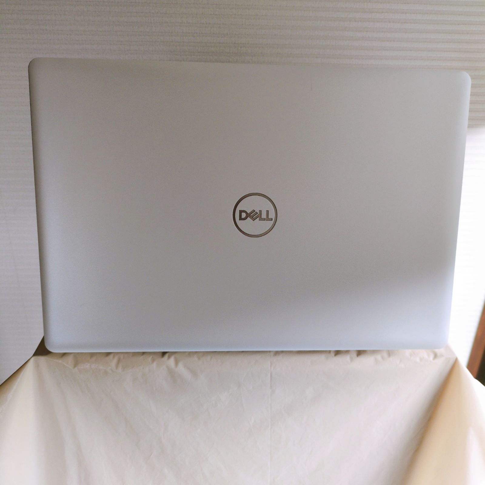 DELL Inspiron 3580 ノートPC 本体 白　純正アダプター付き☆ DELL 白 ノートパソコン Inspiron 3580 Windows11 第8世代 celeron