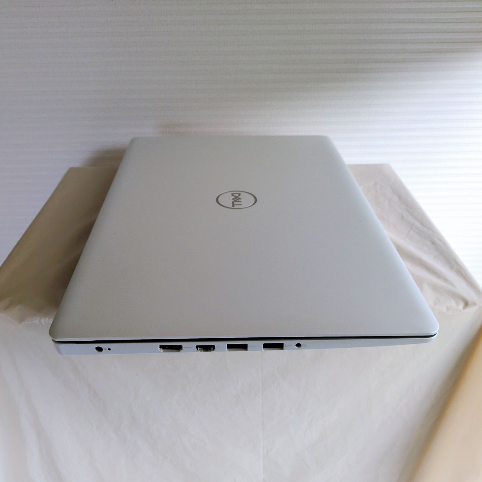 DELL 白 ノートパソコン Inspiron 3580 Windows11 第8世代 celeron