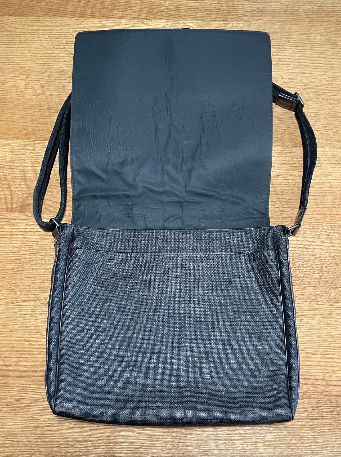 良品】dunhill ダンヒル ディーエイト D-EIGHT PVC メッセンジャー