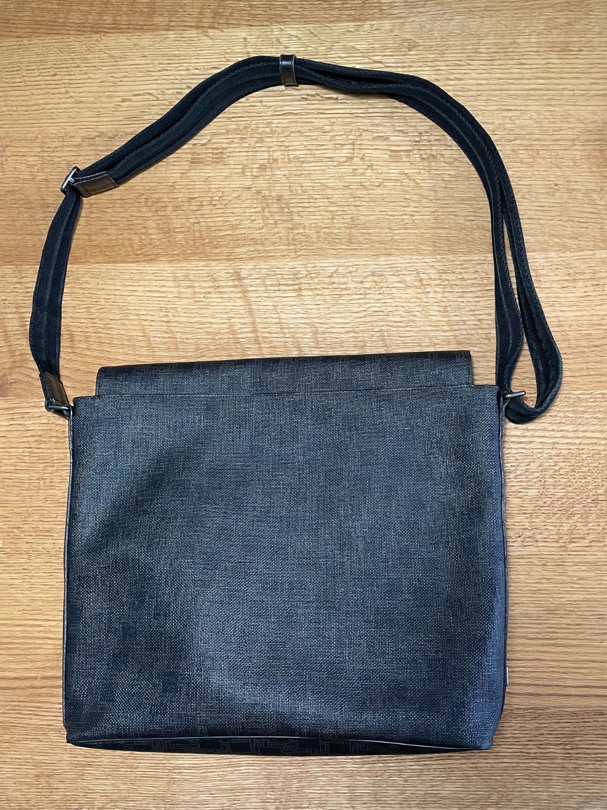 良品】dunhill ダンヒル ディーエイト D-EIGHT PVC メッセンジャー