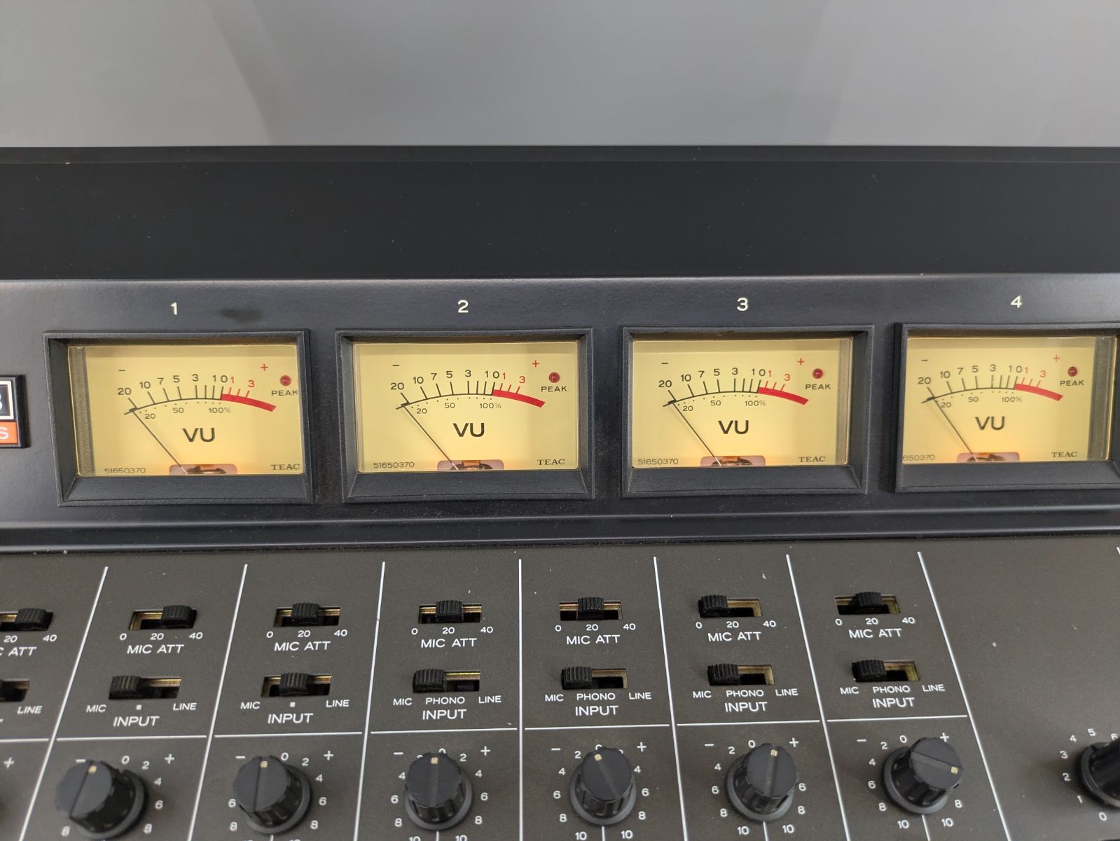 TEAC ティアック Model 3 TASCAM SERIES アナログミキサー 8ch 4バス