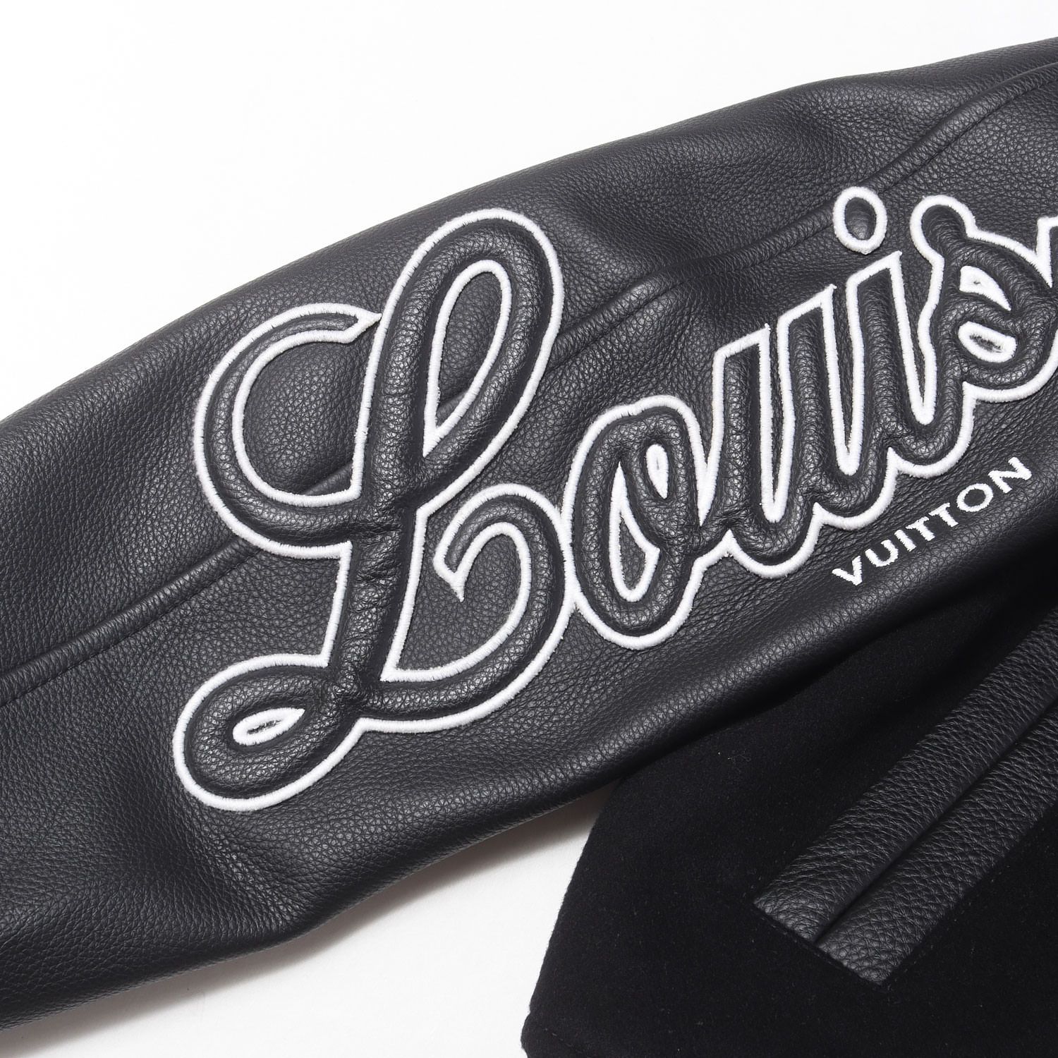 【美品】LOUIS VUITTON ルイヴィトン ジャケット ブラック 黒 46 21SS NBA ロゴ エンボス バーシティ ジャケット Louis Vuitton x NBA Leather Basketball Jacket フランス製【中古】