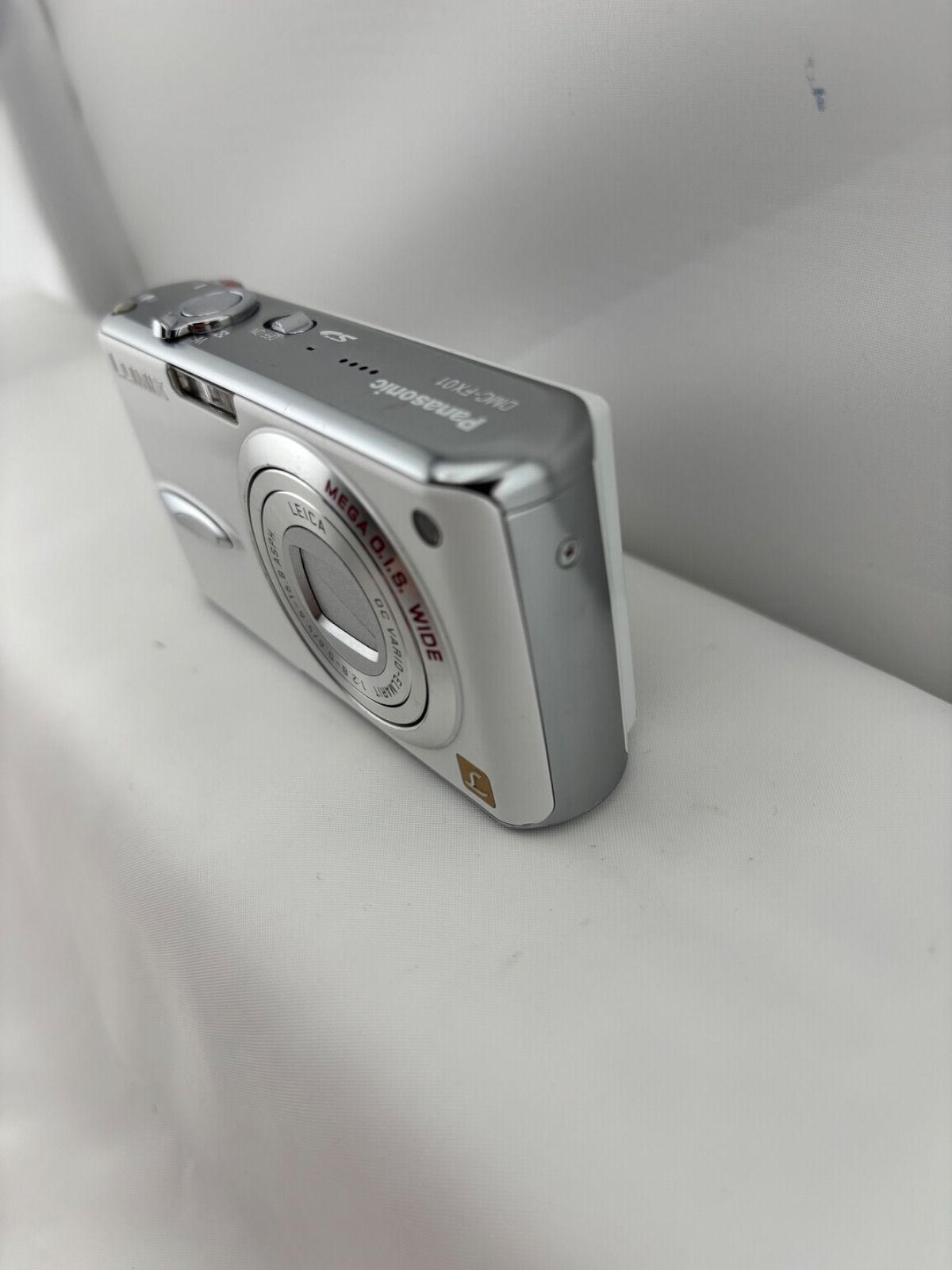 2703【美品、動作確認済み】 Panasonic LUMIX DMC-FX01 ホワイト