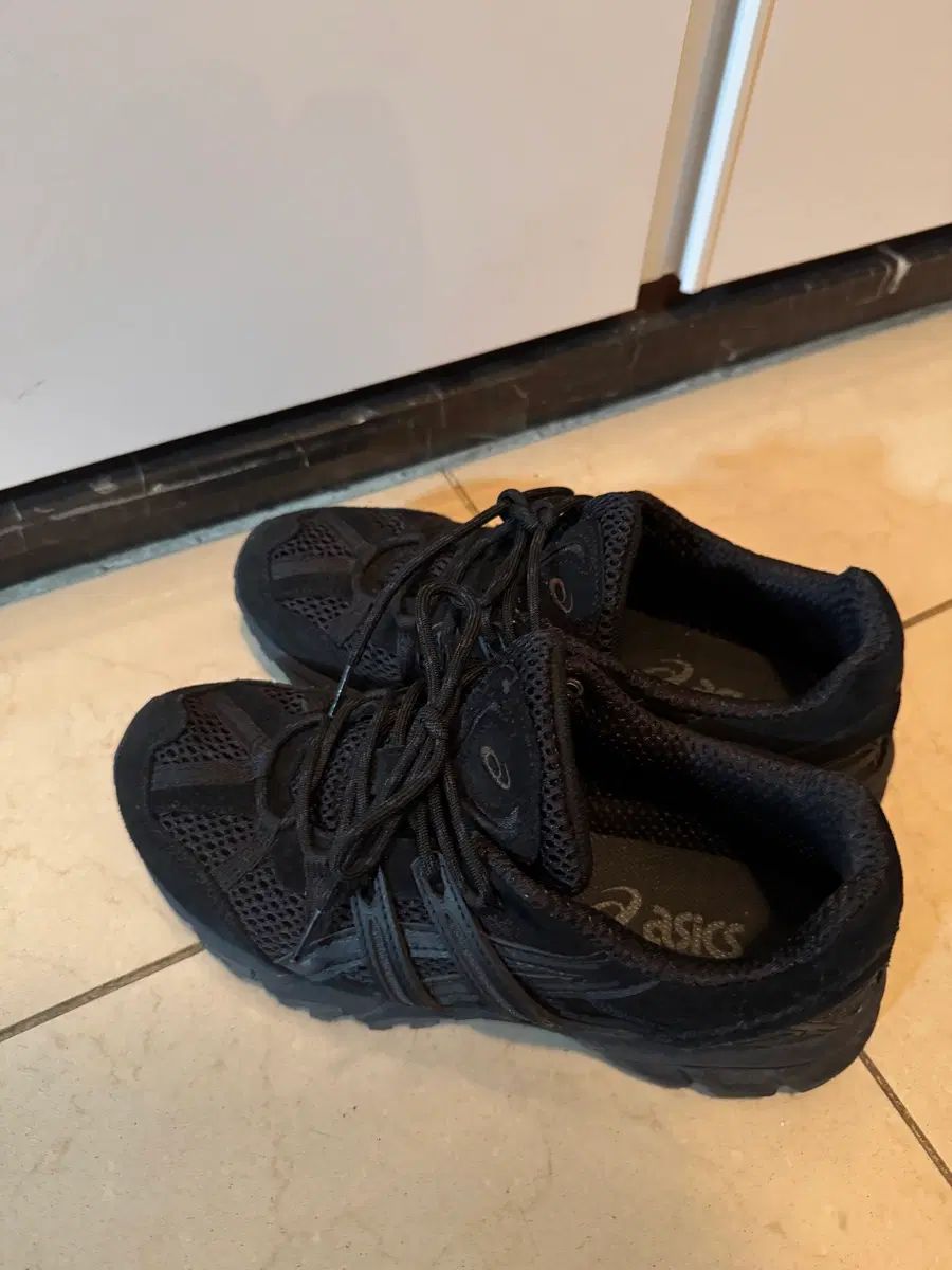 asics アシックス スニーカー ゲルソノマ 15-50 ブラック 250 (新品同様) 13,061円