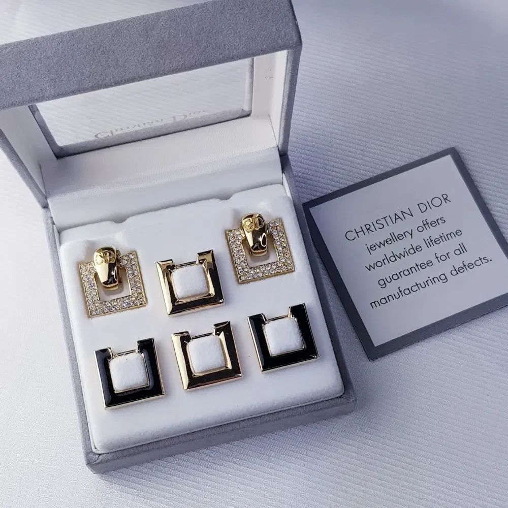 Dior(ディオール) イヤリング ブランド品 プレゼント