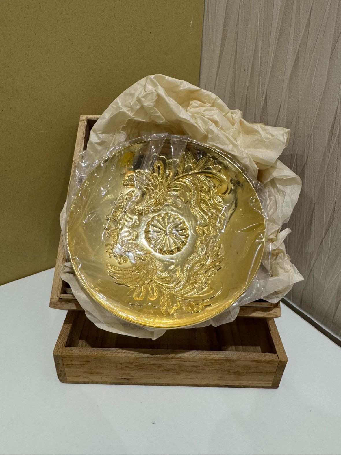 未使用・桐箱付】叙勲記念 金盃 24K GP 菊紋 鳳凰 金杯 酒器 記念品