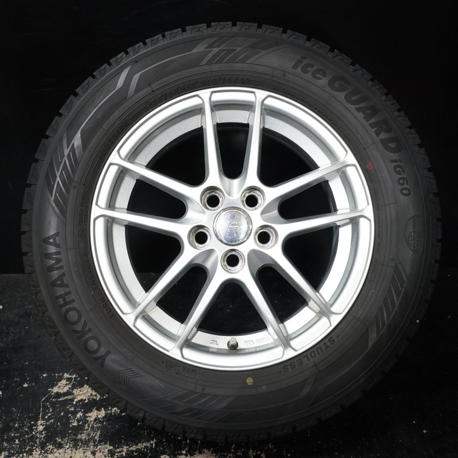 ヨコハマ　アイズガード　ig60 195/65r15 22年製　バリ山 トヨタ専用設計 22年製 バリ山 ヨコハマ アイスガード IG60 / エナジー