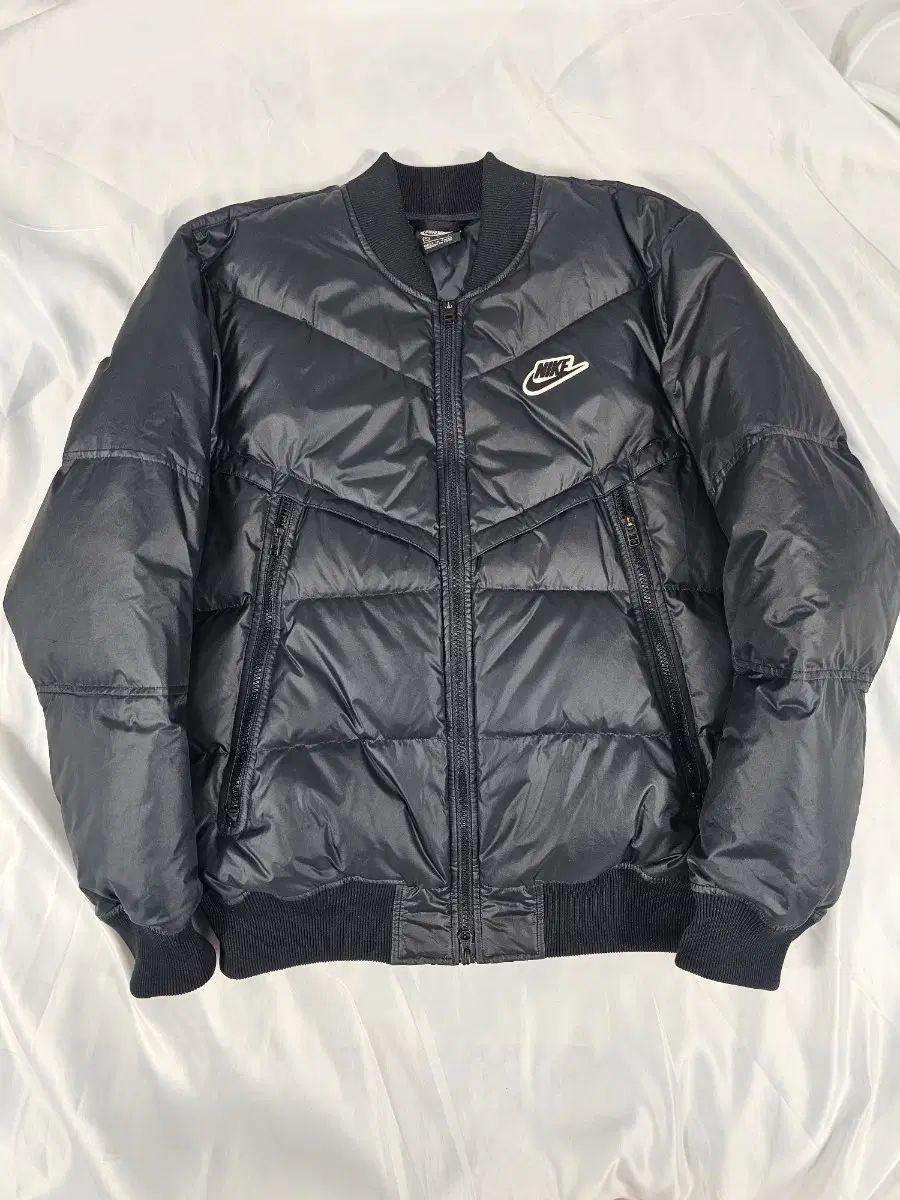 ナイキ ブルゾン ダウン 12,646円