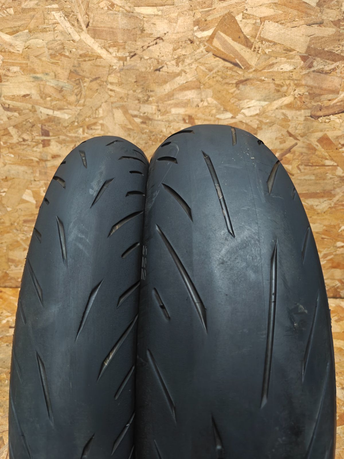 ブリヂストン S22 前後セット 120/70ZR17 160/60ZR17 689 - メルカリ