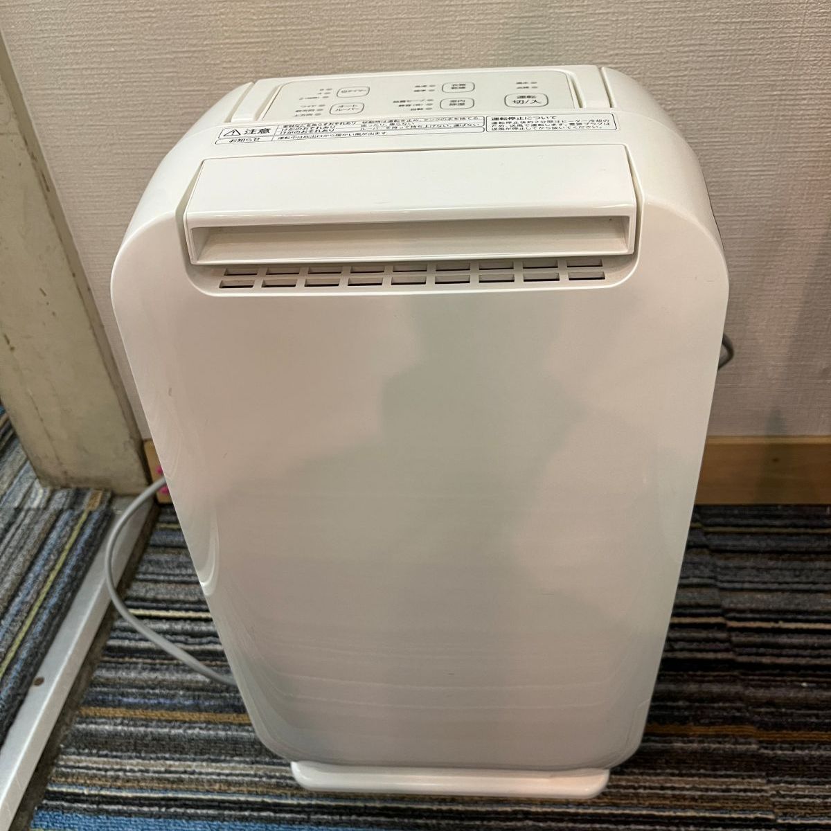 日立 衣類乾燥除湿機 HJS-D562 2019年製 デシカント方式 軽量 - メルカリ