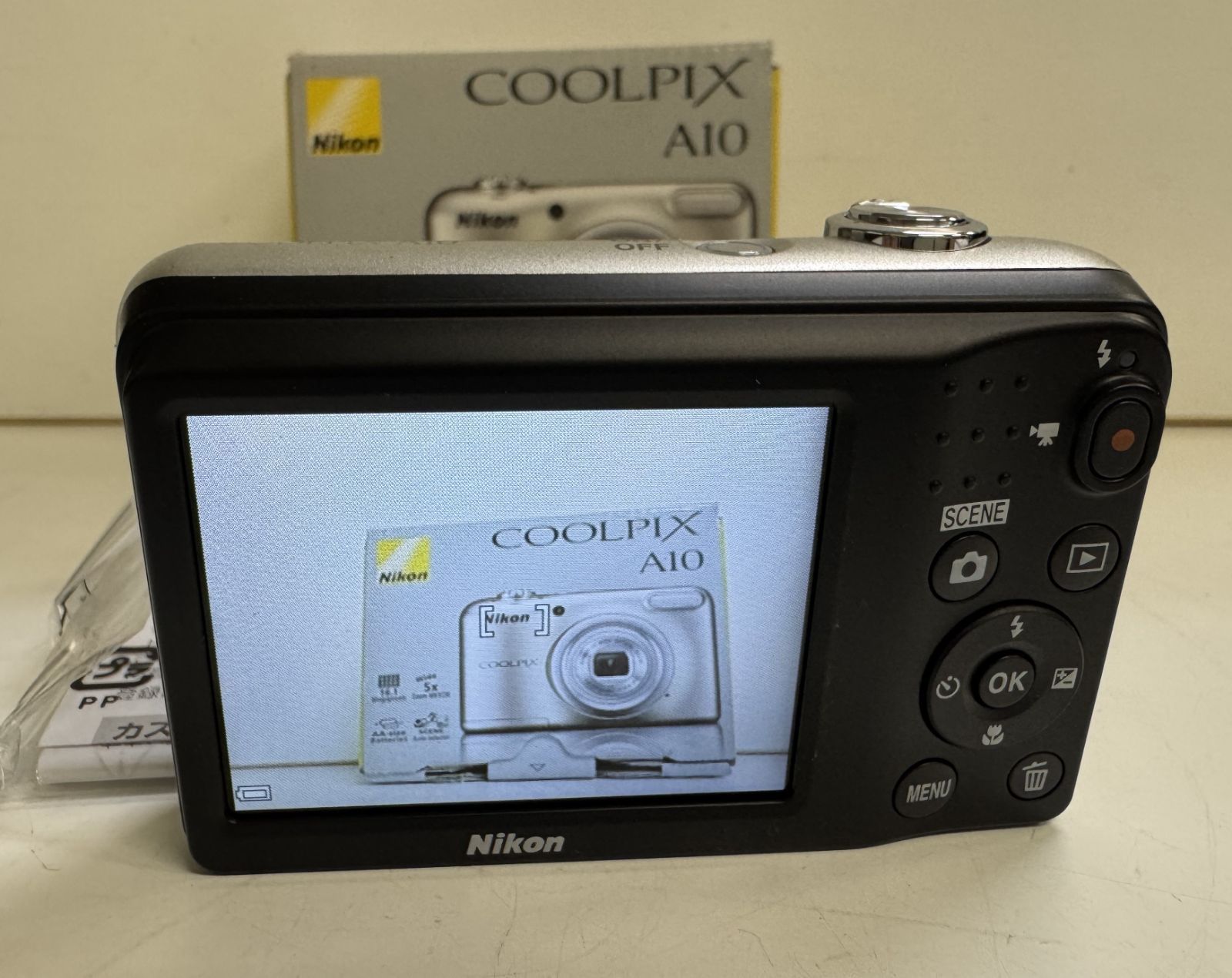 Nikon COOLPIX A10 シルバー 乾電池式コンパクトデジタルカメラ - メルカリ
