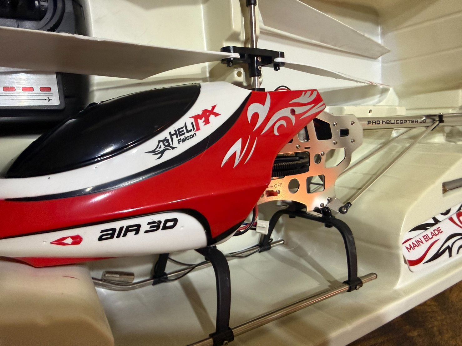 LEDAO Eagle Power RCヘリコプター 8828 LEDAO Eagle Power RCヘリコプター 8828 メタルボディ - メルカリ