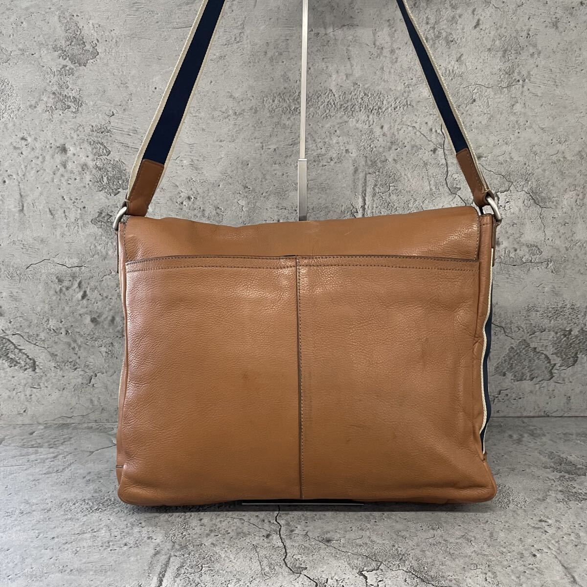 COACH コーチ ブラウン メッセンジャー レザー 斜め掛け A4可 良品 A4収納可能 COACH コーチ メッセンジャーバッグ ショルダーバッグ