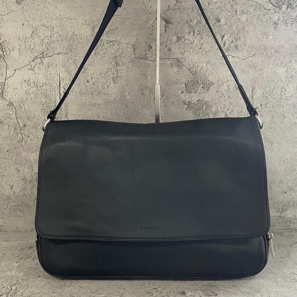 良品 A4収納可 COACH コーチ メッセンジャーバッグ ショルダーバッグ 斜め掛け ビジネス メンズ 大容量 レザー 黒 ブラック 7,400円