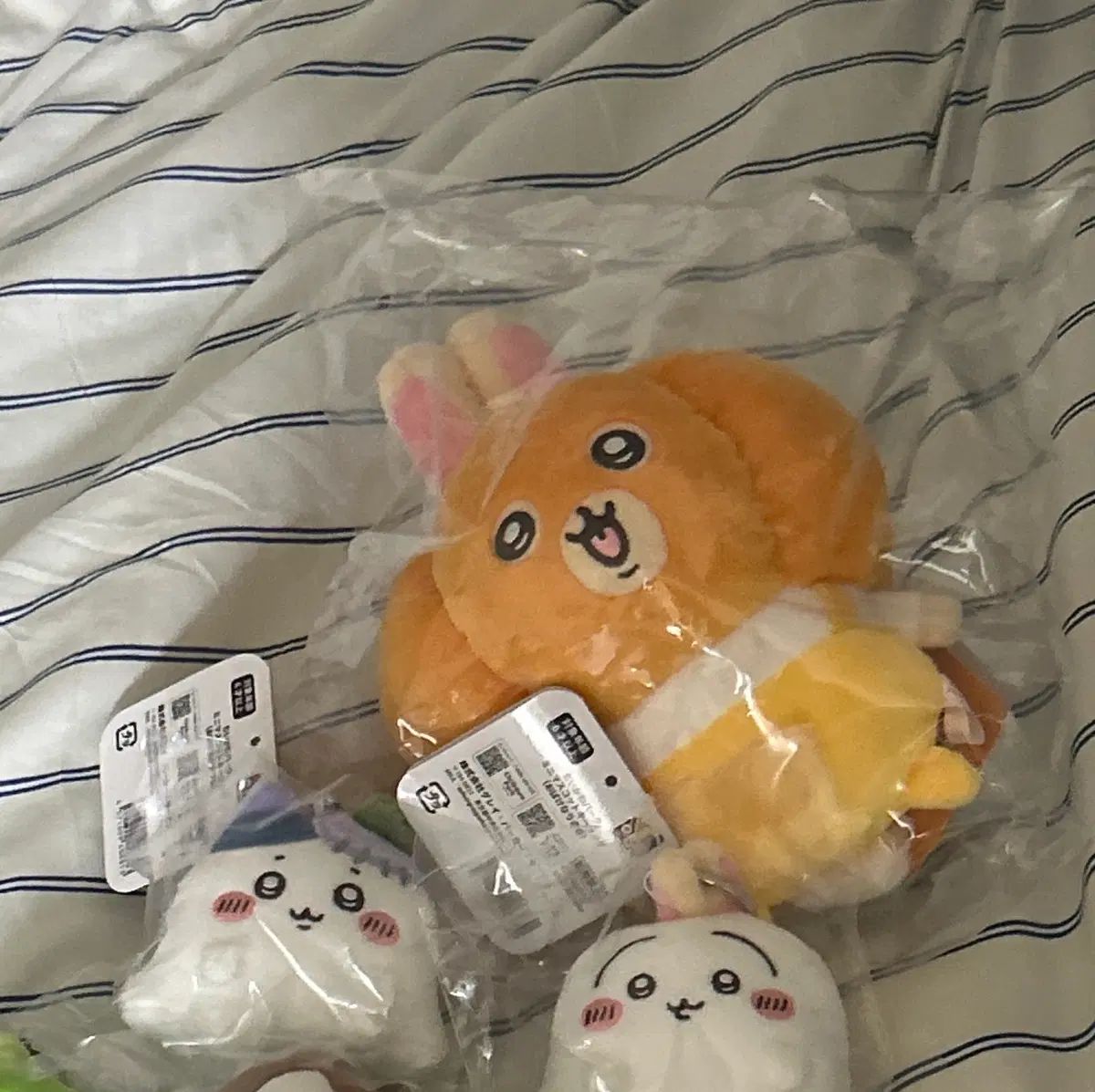 新品・現物) ちいかわパーク カボチャ ぬい うさぎ S