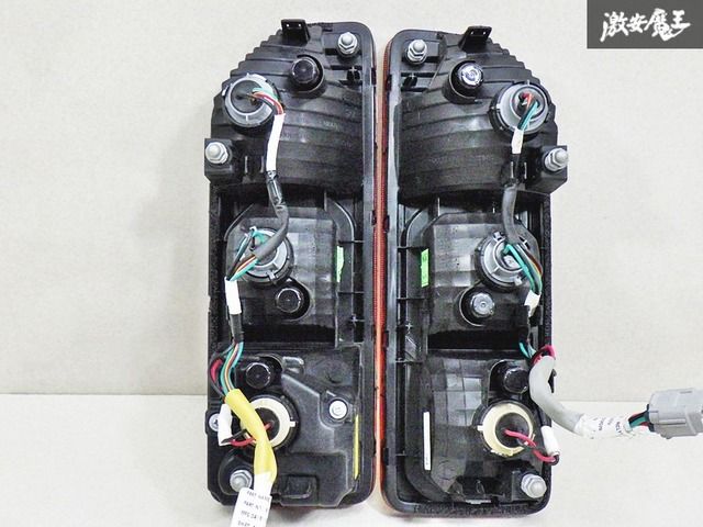 新車外し!』スズキ純正 JC74W ジムニー ノマド 5ドア テールランプ