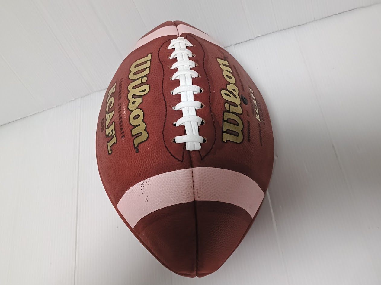 お*ー様 Wilson KCAFL アメリカンフットボール 公式球 Wilson アメリカンフットボール ボール KCAFL 少々汚れあり - メルカリ