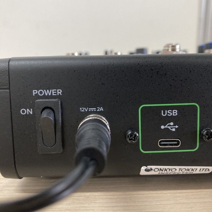 △01)【1点限り!】【通電のみ確認済み】MACKIE ProFX6v3+ ミキサー