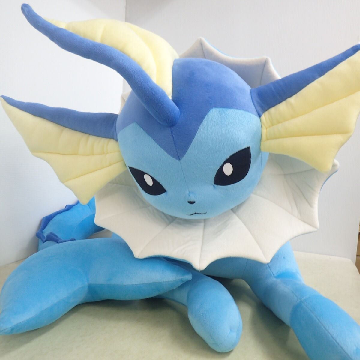 ポケモンセンター ぬいぐるみ 等身大シャワーズ 寝そべり 紙タグなし