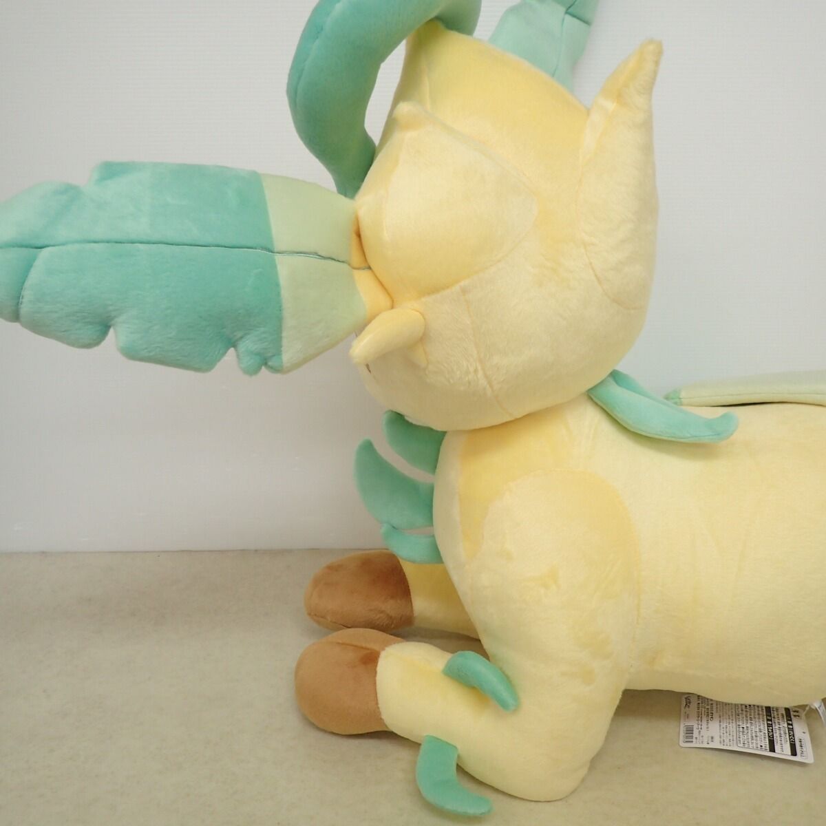 ポケモンセンター ぬいぐるみ 等身大リーフィア 寝そべり 紙タグ付き